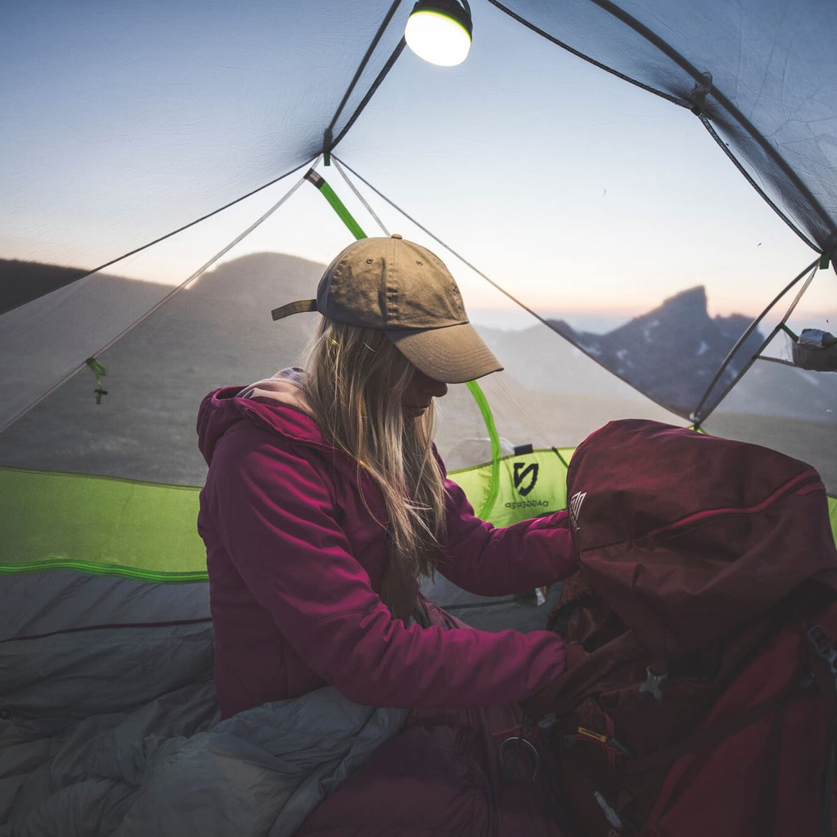 LUXPRO LP1503C LED Lantern 118 Lumens Magnetic Base Collapsible Camping Light