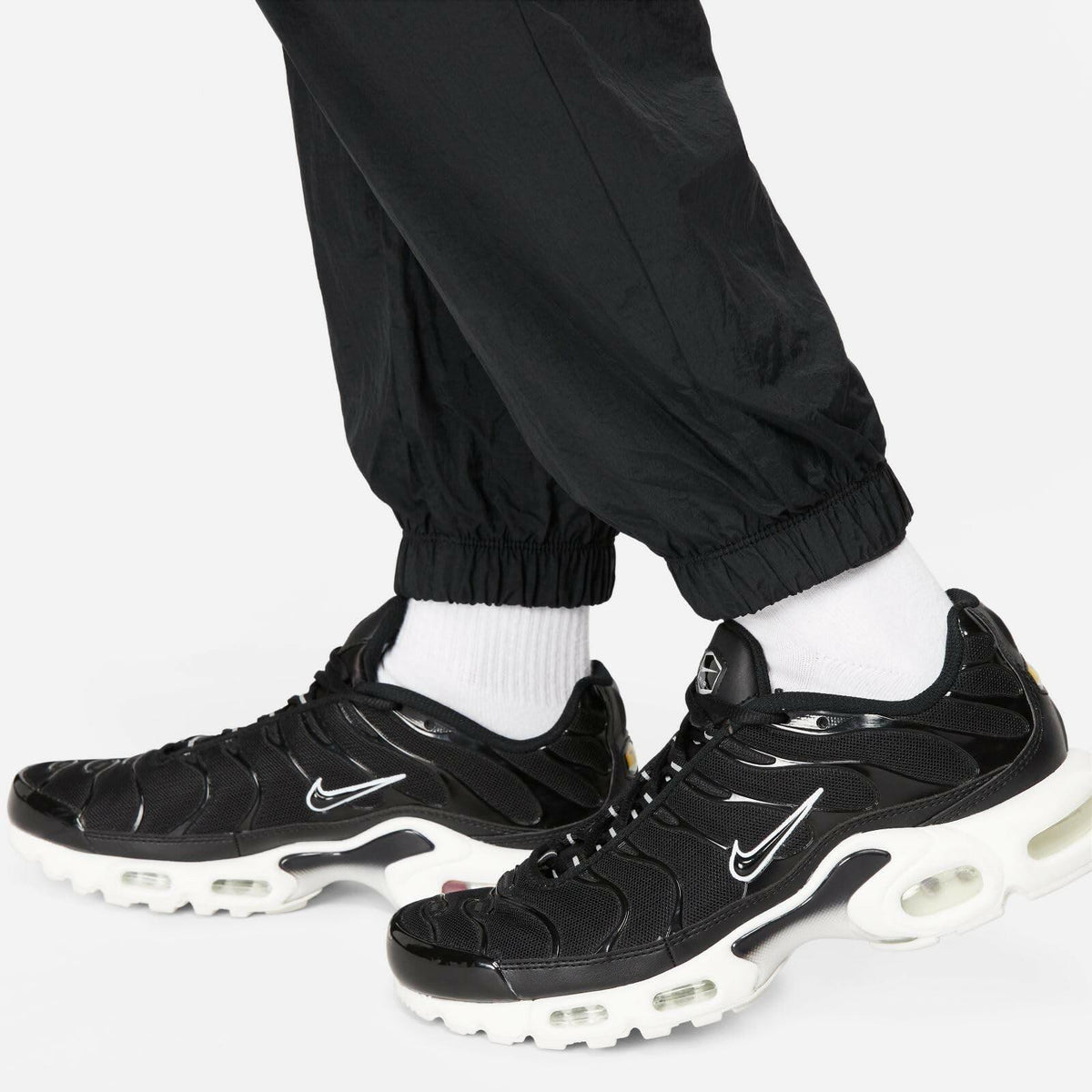 Nike Women's Essential Mid-Rise Pants Black/White Size Small, Eco-Friendly