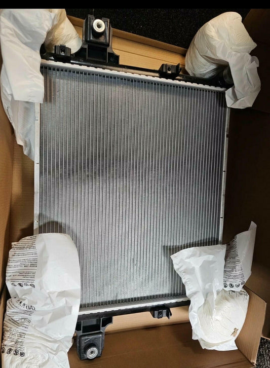 Carquest 438174 Radiator 05-10 Jeep Grand Cherokee 06-10 Commander 3.7 4.7